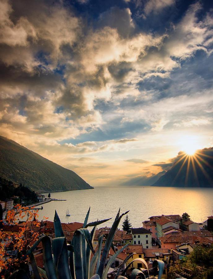 Hotel Aurora & Appartamenti Torbole Sul Garda Eksteriør bilde