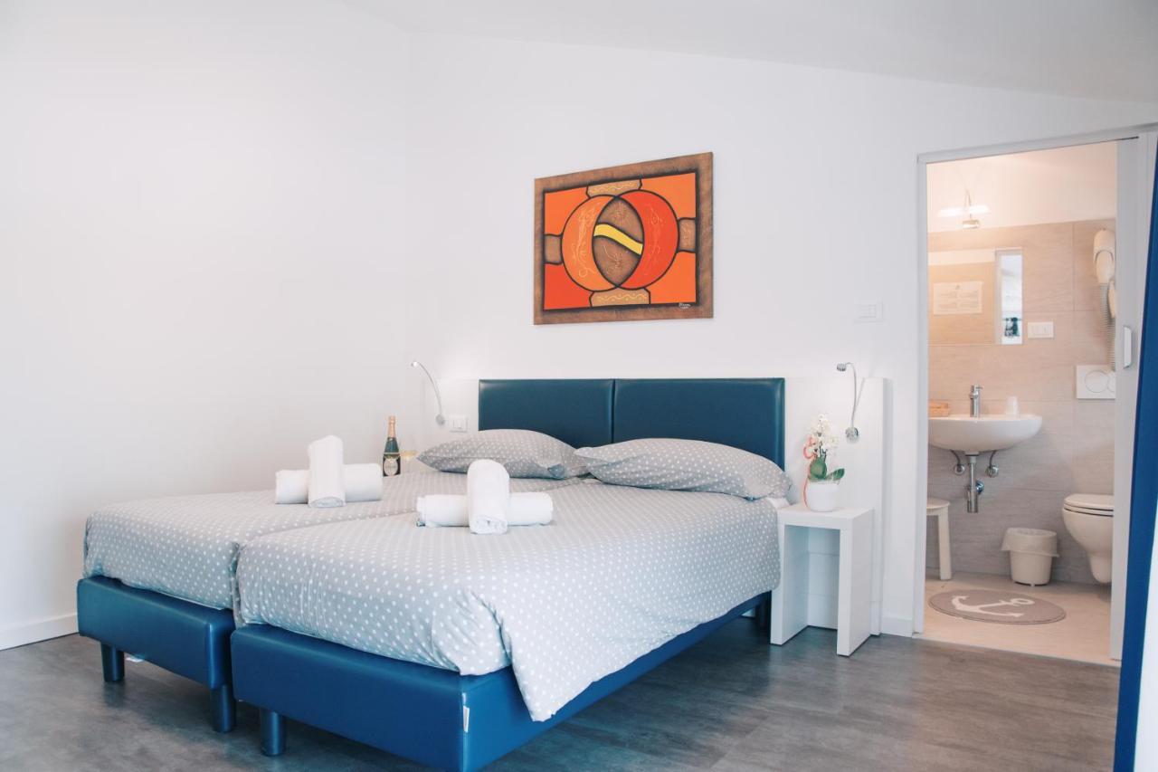 Hotel Aurora & Appartamenti Torbole Sul Garda Eksteriør bilde