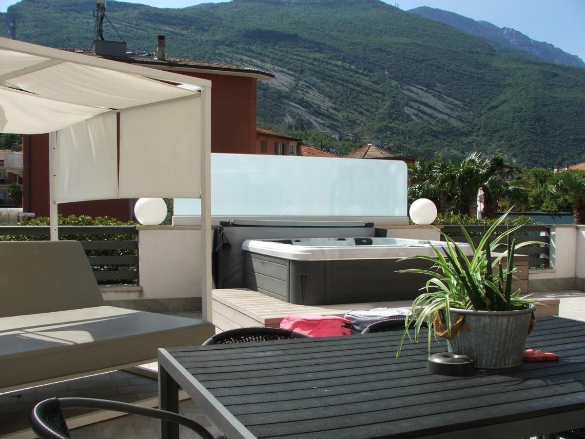 Hotel Aurora & Appartamenti Torbole Sul Garda Eksteriør bilde